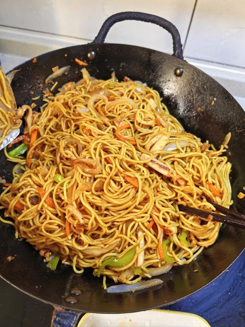 海鲜炒面鱿鱼图片怎么做？-图1