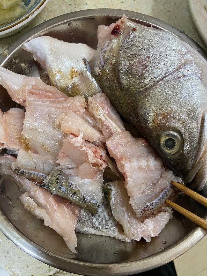 鲈鱼做鱼丸宝宝怎么吃才合适？-图1