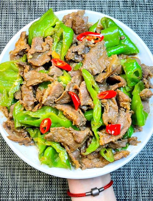 家常炒鲜牛肉怎么做才嫩滑入味?-图1 家常炒鲜牛肉怎么做才嫩滑入味?-图1