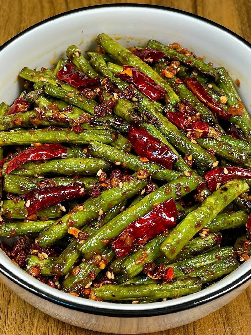 川味干煸豆角家常做法,干香入味秘诀是什么?-图1 川味干煸豆角家常做法,干香入味秘诀是什么?-图1