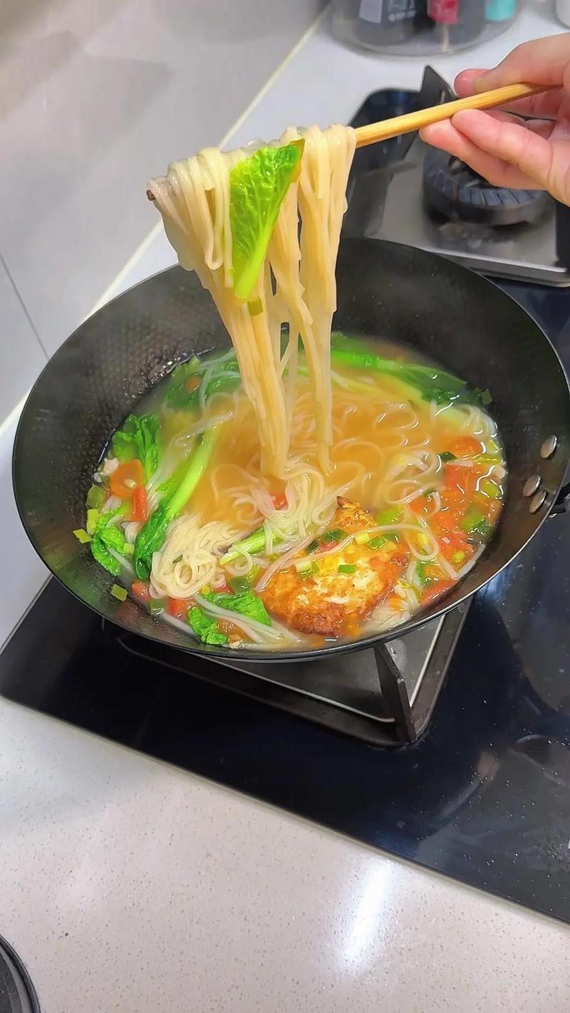 家常面汤怎么熬才鲜香好喝？-图1