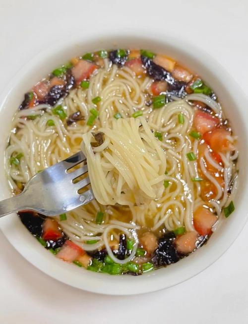 家常面汤怎么熬才鲜香好喝？-图2