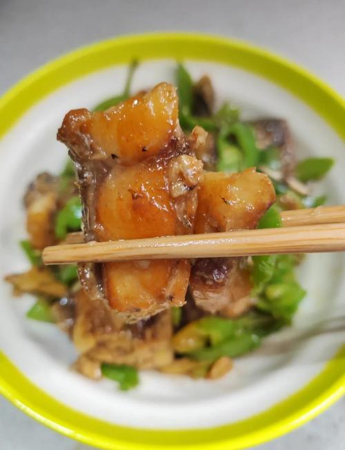 家常炒咸鱼怎么做?做法大全在此!-图1 家常炒咸鱼怎么做?做法大全在此!-图1