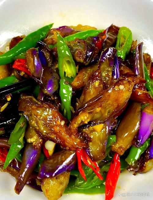 菜椒炒茄子怎么做才下饭？-图2