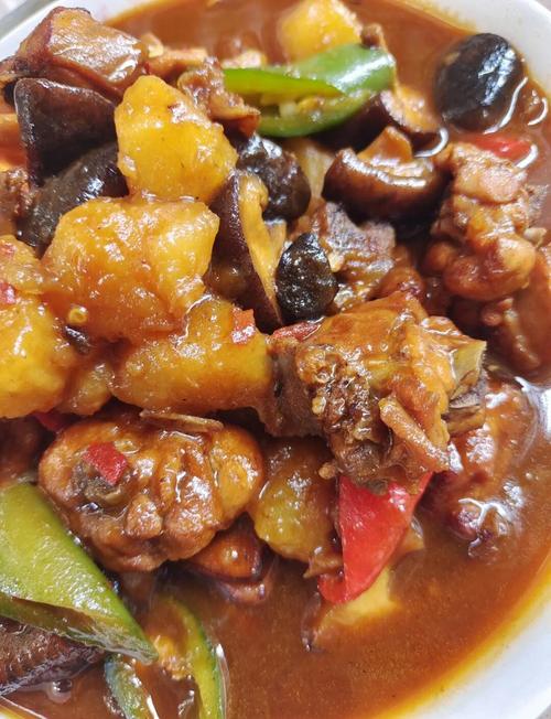 黄焖鸡香菇怎么做?家常做法有啥诀窍?-图1 黄焖鸡香菇怎么做?家常做法有啥诀窍?-图1