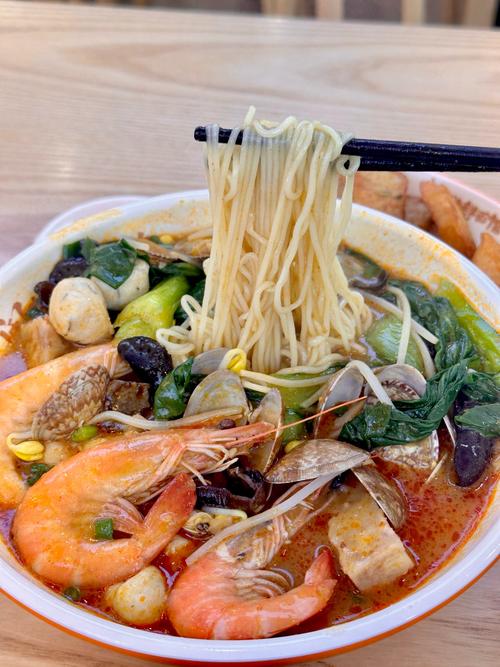 福建特色海鲜面，地道做法有何秘诀？-图1