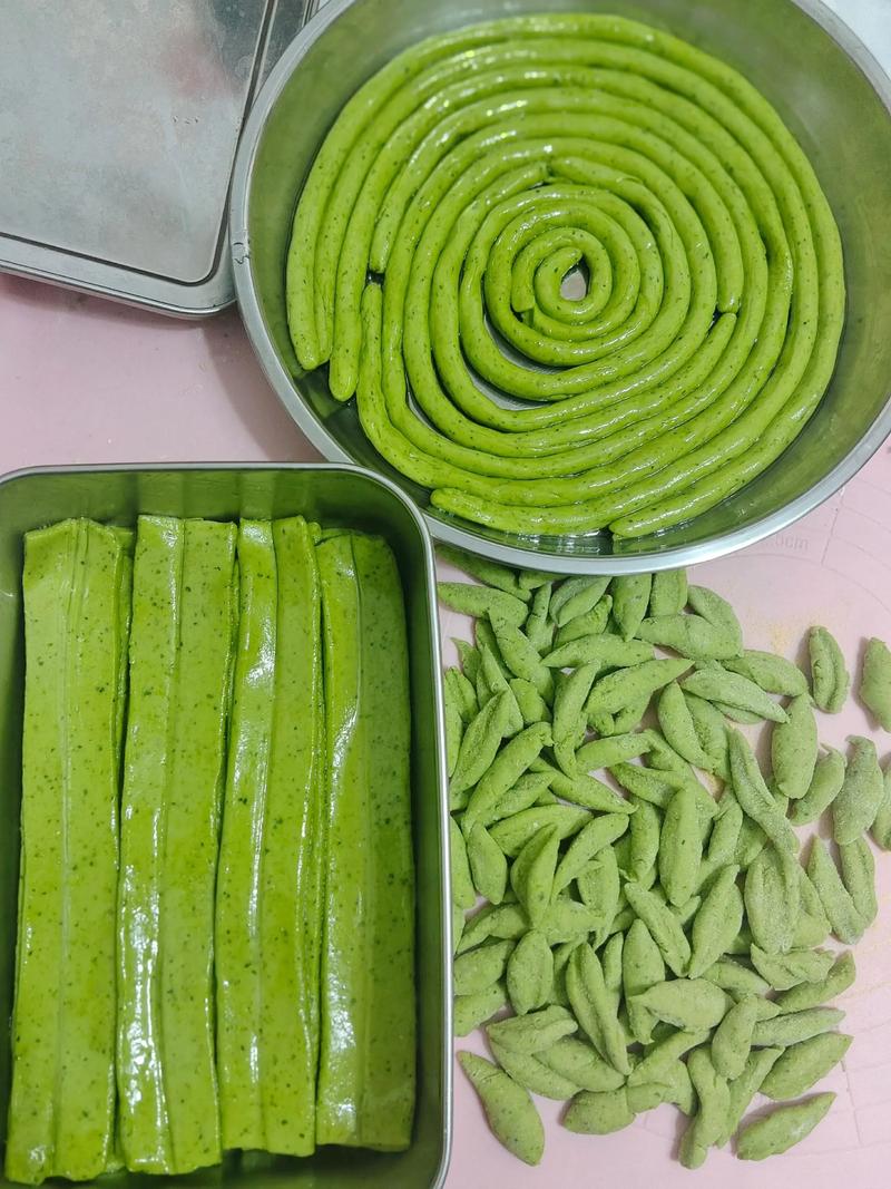 宝宝菠菜汁面条怎么做-图1