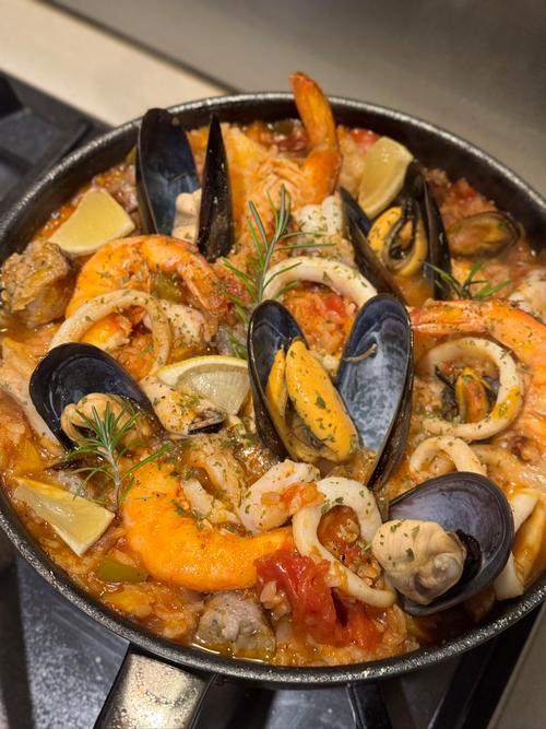 西班牙海鲜烩饭价格贵不贵？-图1