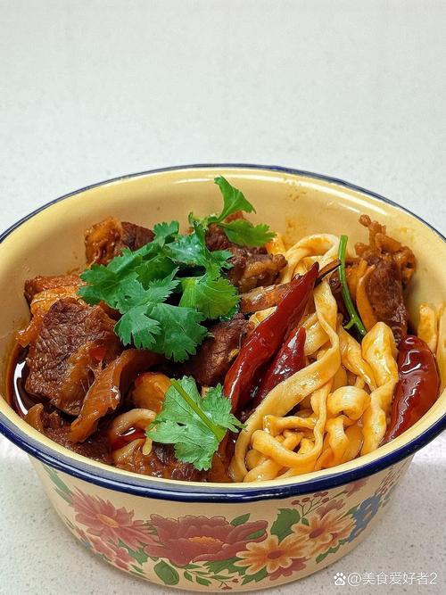 家常卤牛肉面,简单做法是什么?-图1 家常卤牛肉面,简单做法是什么?-图1