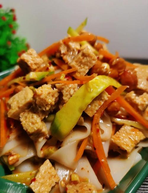 家常炒凉皮怎么做？家常做法有哪些？-图1