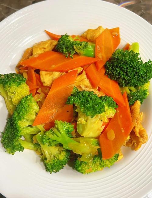 宝宝辅食胡萝卜西兰花怎么做？-图1