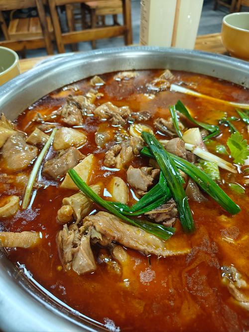 芋儿鸡火锅家常做法怎么做？-图1