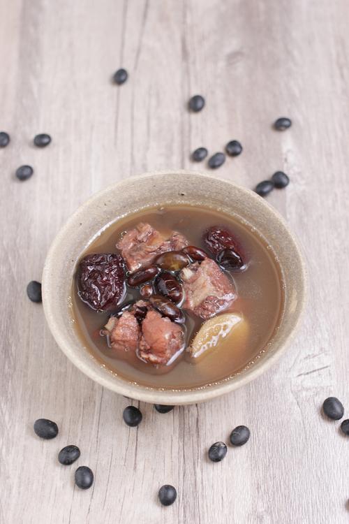 产妇排骨汤怎么做？家常做法有哪些？-图1