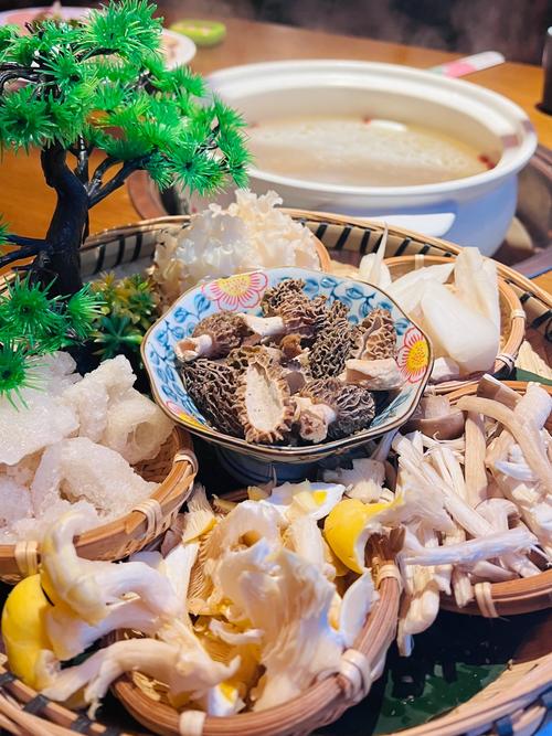 菌菇和海鲜同食会中毒吗？-图2