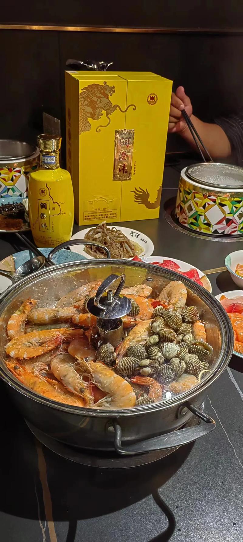 海鲜配白酒，能一起吃吗？-图2