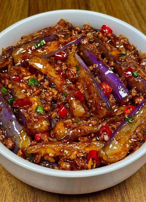 长茄子炒肉怎么做才入味？-图1