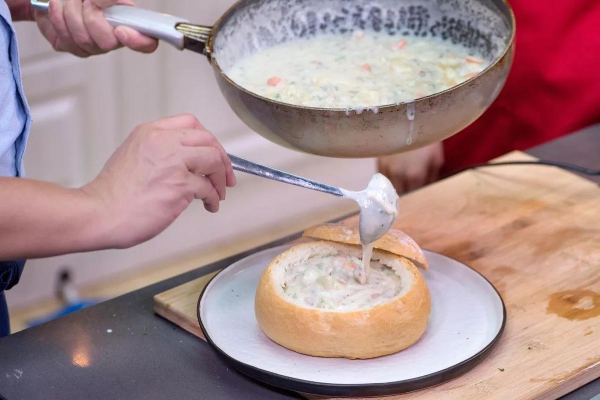 海鲜巧达面包汤怎么做？-图1