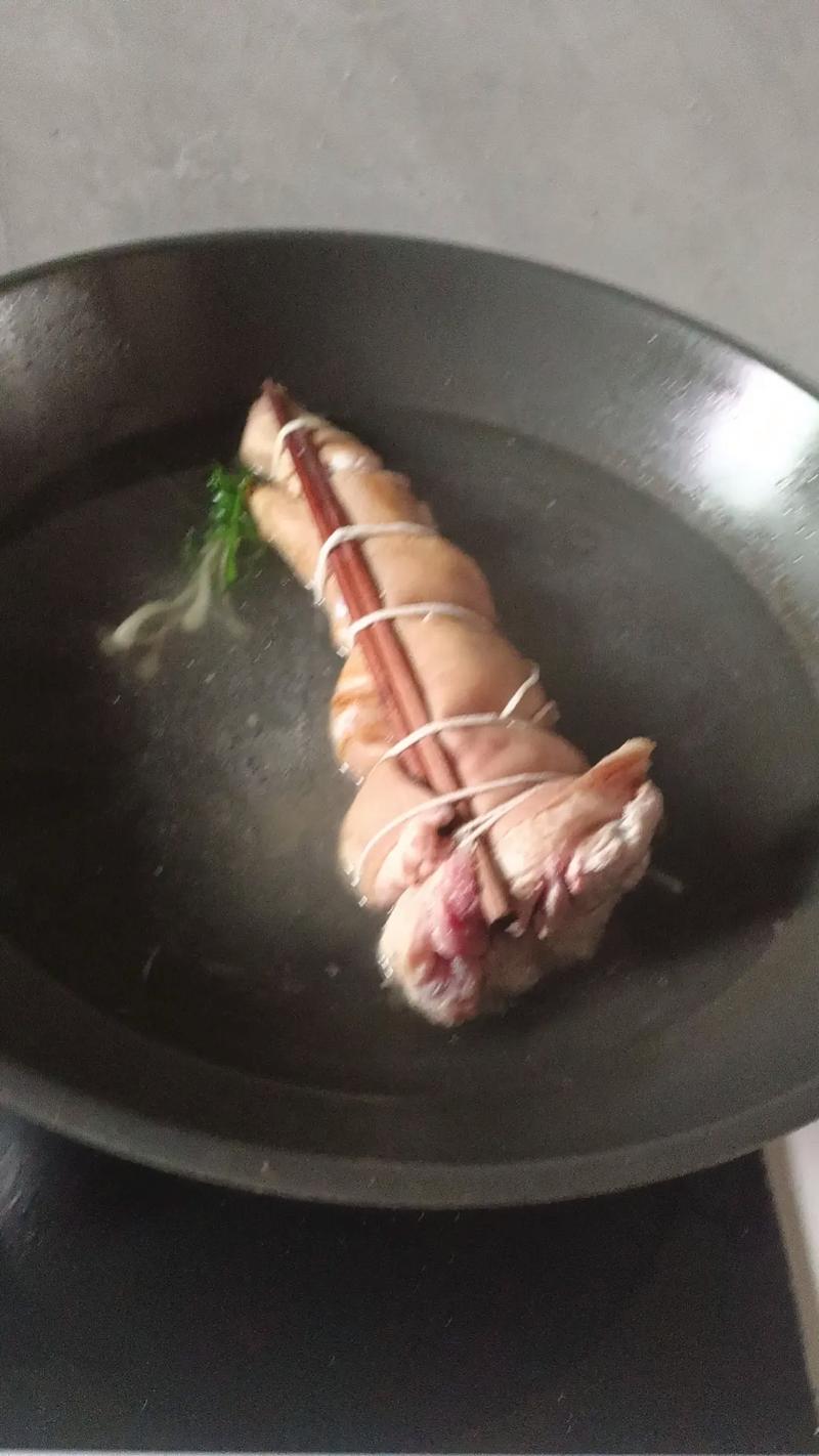 白猪脚怎么做？家常做法有哪些？-图1