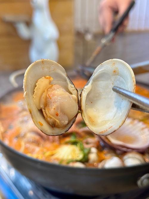 海鲜麻辣一锅鲜怎么做？-图2