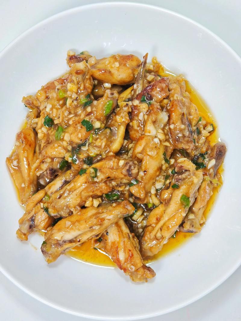 素鸡翅炒肉怎么做？家常做法步骤详解-图1