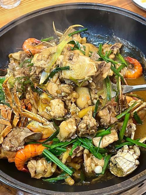 虾蟹煲海鲜鸡煲怎么做？-图1