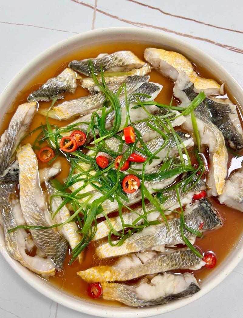 黄花鱼怎么做才最鲜嫩？-图1