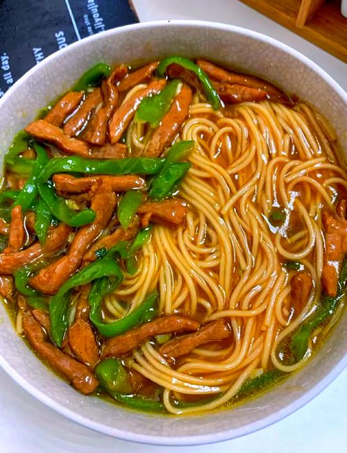 家常青椒肉丝面怎么做才好吃？-图1