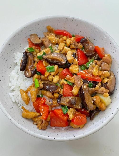 鸡闷米饭怎么做？家常做法全在这！-图2