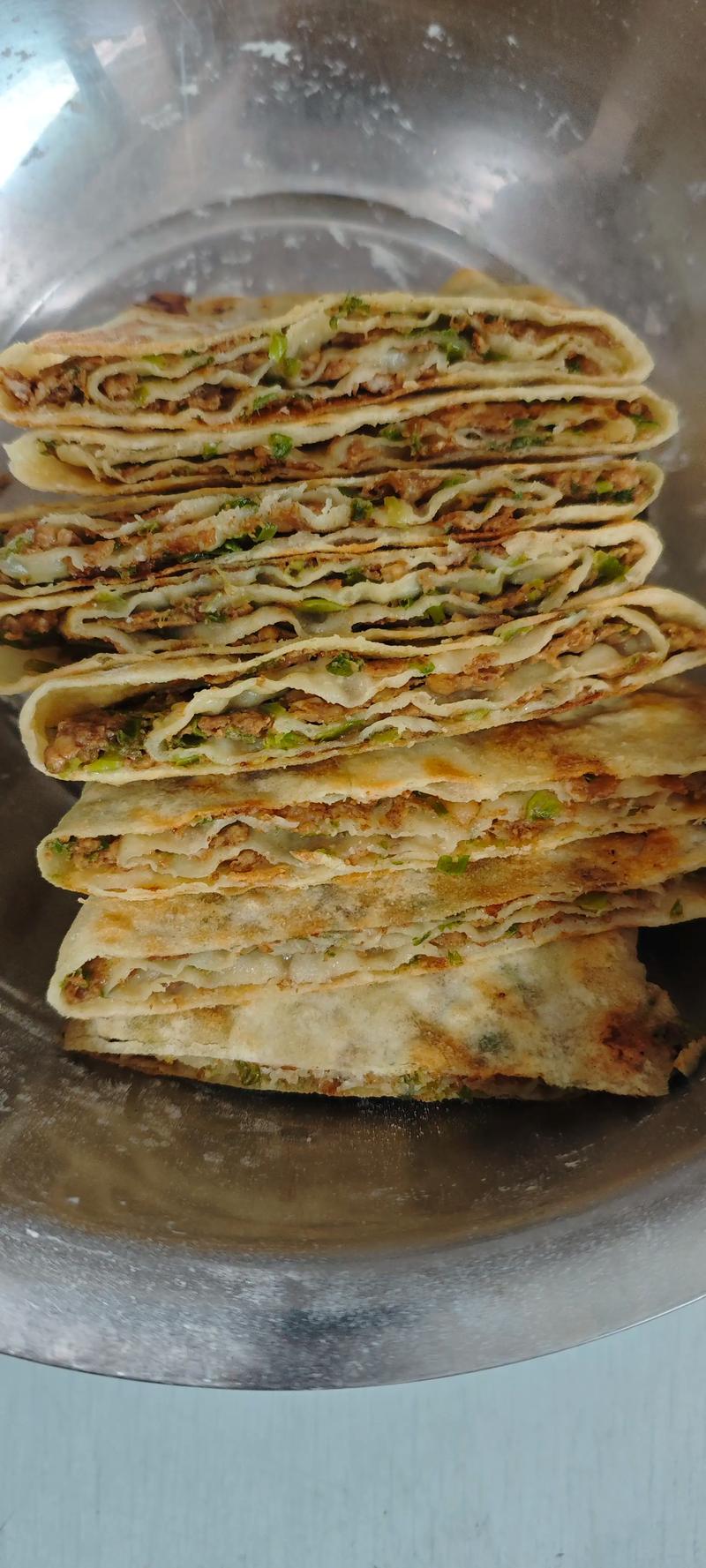 千层饼做法视频，在家怎么做才酥层多？-图2