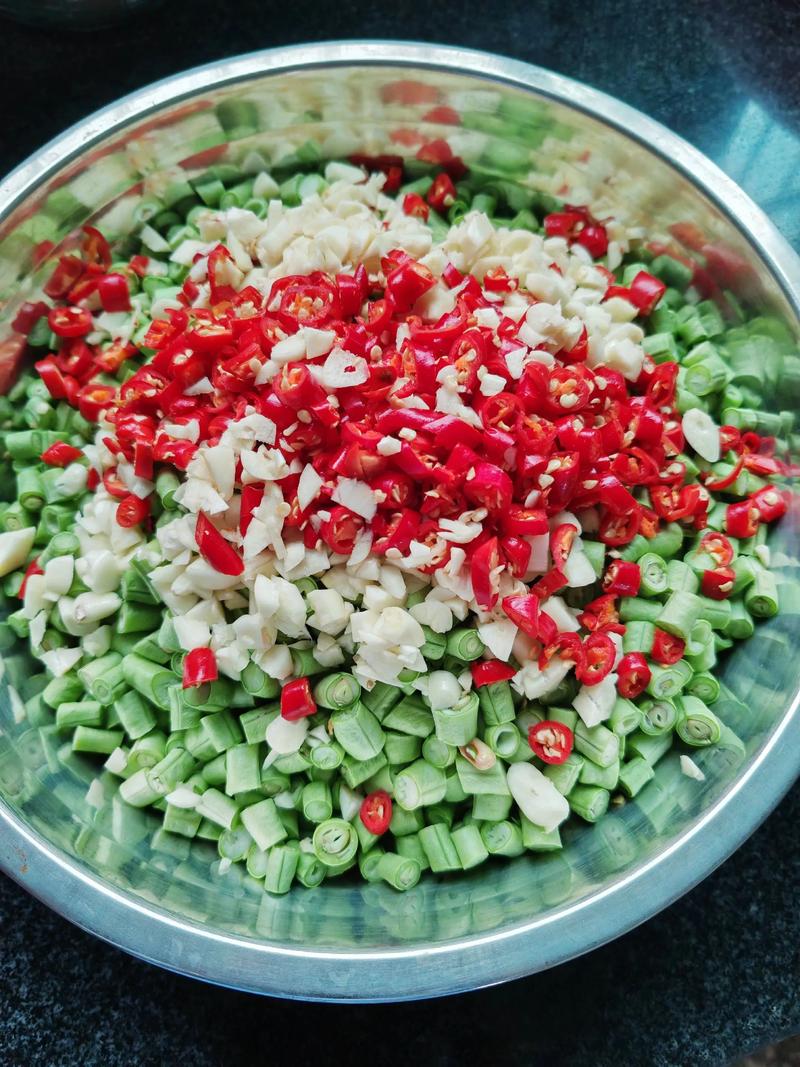 家常酸豆角怎么做？-图2