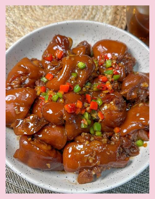 猪脚根怎么做才好吃？家常做法有哪些？-图1